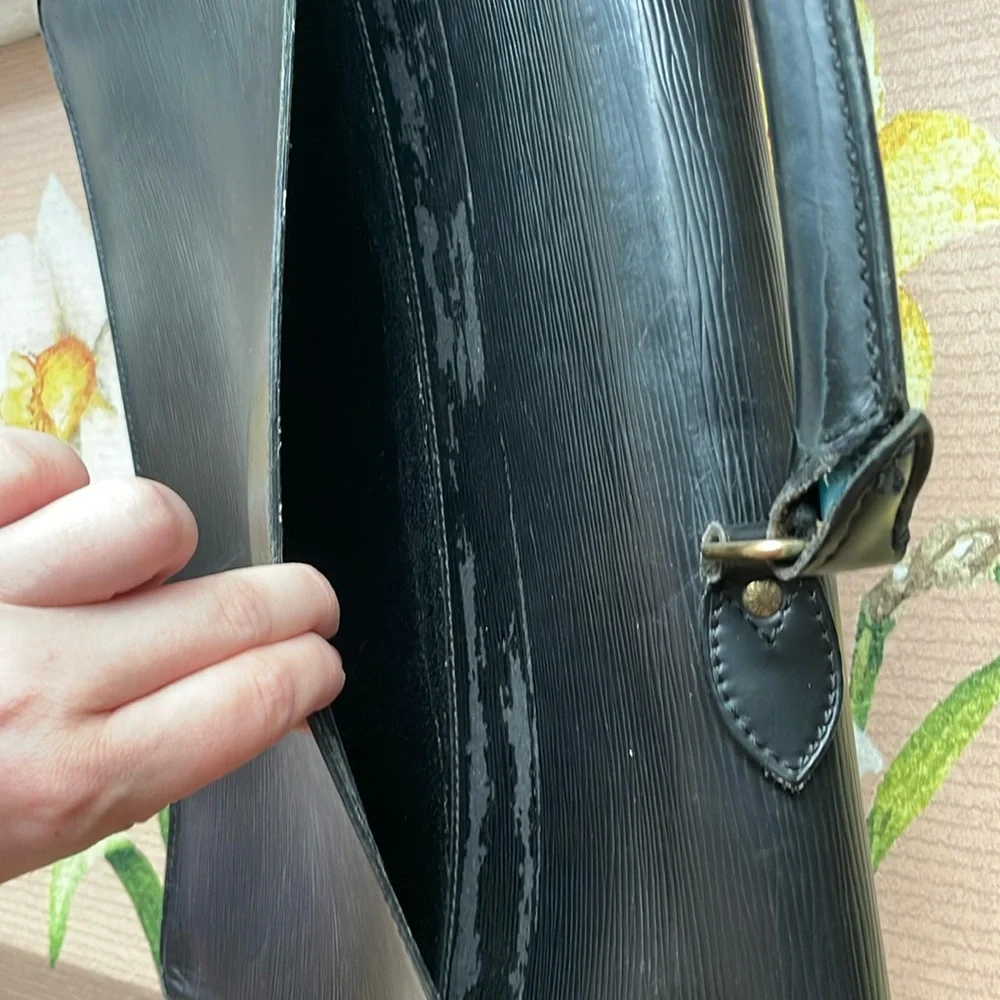 🚨LOUIS VUITTON🚨Black Epi Leather Serviette briefcase/business bag (minor wear)